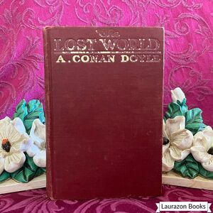 1912 The Lost World - Sir Arthur Conan Doyle. Illustrated Antique Book A.L. Burt